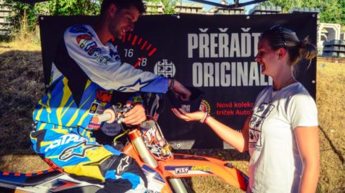 Losování soutěže "Kdo je pod čepicí?"