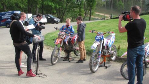 Natáčení motokrosových kroužků