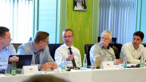 ZASEDÁNÍ FIA ZÓNY