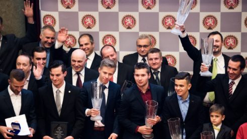 AUTOMOBILOVÍ MISTŘI SE POTKALI NA AUTOKLUBU