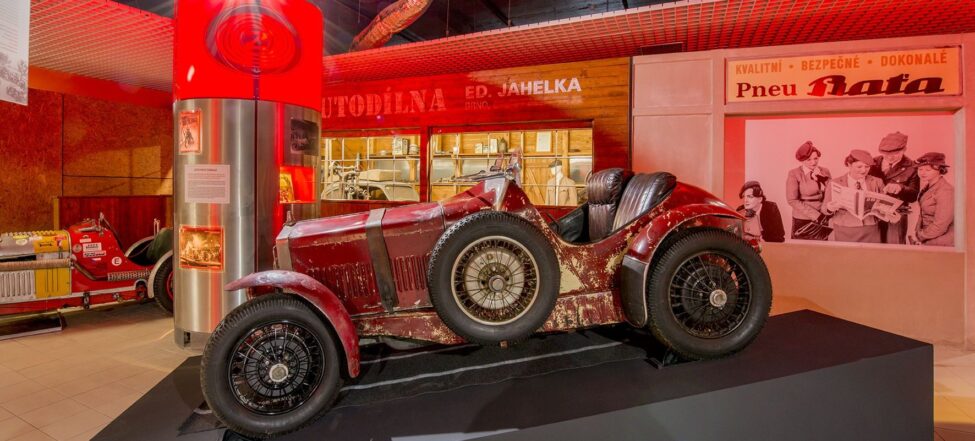 Do Technického muzea v Brně na výstavu o historii motorismu!