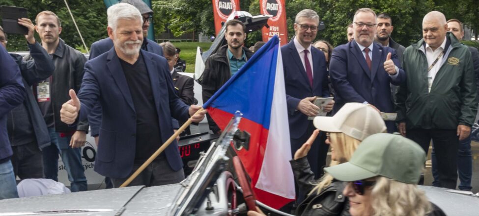1000 mil československých odstartovali prezident republiky a dva ministři